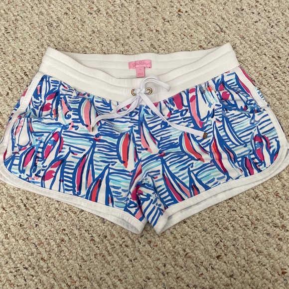 Lilly Pulitzer Red Right Return Chrissy Shorts small s front pocket beach - Picture 1 of 10